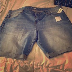 The fit on these are A bit too snug.... nice tho😀